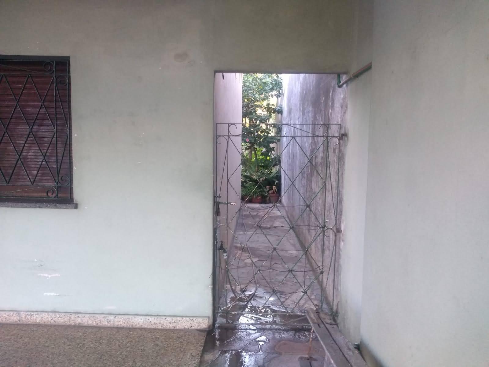En Venta - Casa Americana S/ Lote 10x34 Para Refaccionar — foto 13