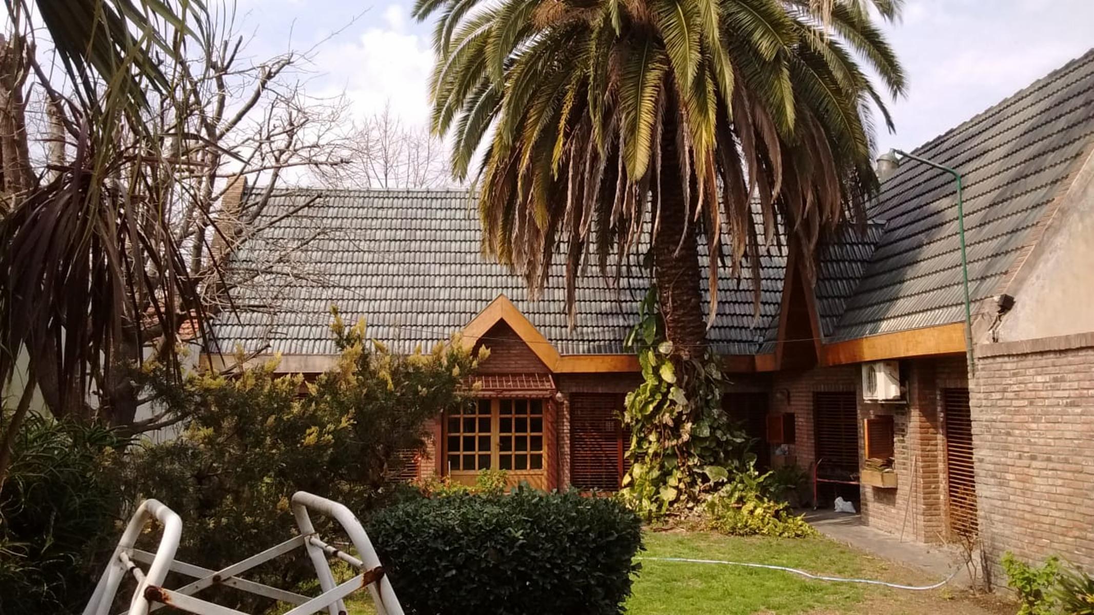 Gran Chalet 5 ambientes en excelente estado y ubicaciòn con gran parque — foto 4