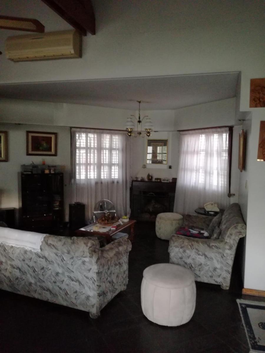 Gran Chalet 5 ambientes en excelente estado y ubicaciòn con gran parque — foto 5