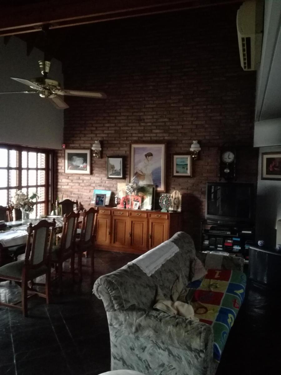 Gran Chalet 5 ambientes en excelente estado y ubicaciòn con gran parque — foto 6