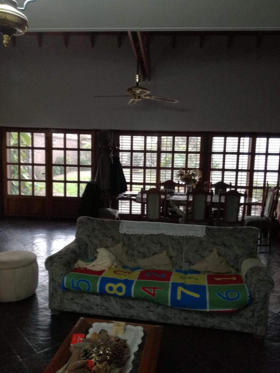 Gran Chalet 5 ambientes en excelente estado y ubicaciòn con gran parque — foto 11