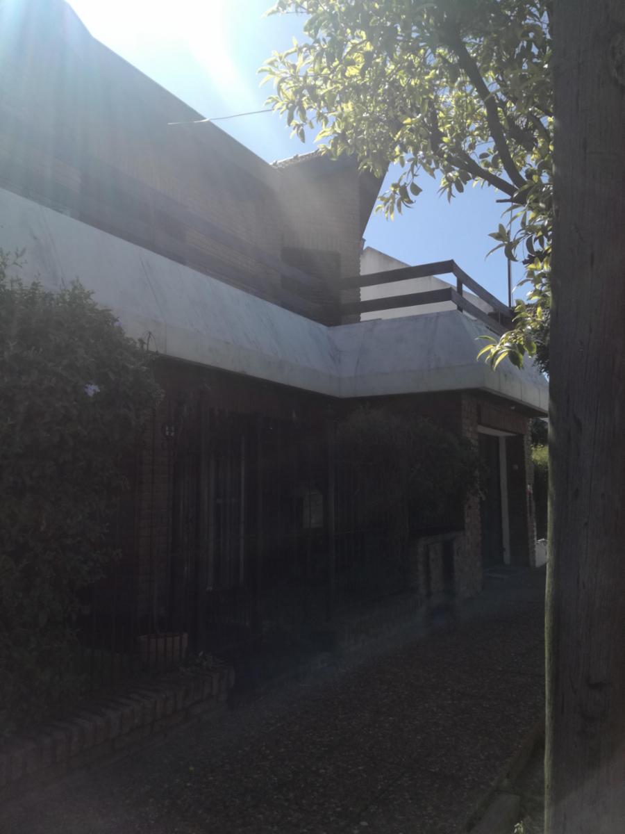 Excelente chalet 5 ambientes, con cochera pasante y otra casa 3 amb al fondo — foto 3