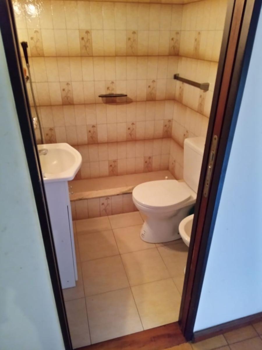 Hermoso chalet en esquina, 5 ambientes con cra y entrada p/auto — foto 13