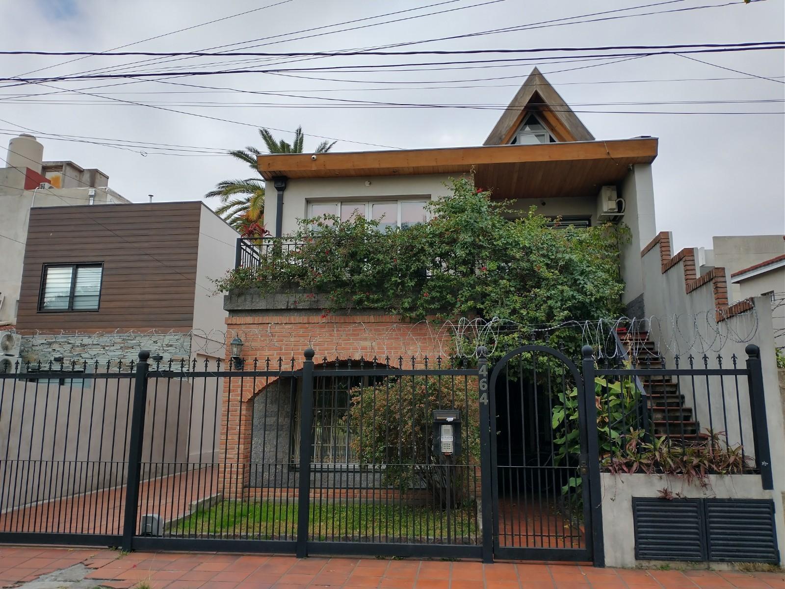Impecable complejo privado de 3 casas. Venta en block o por separado — foto 3