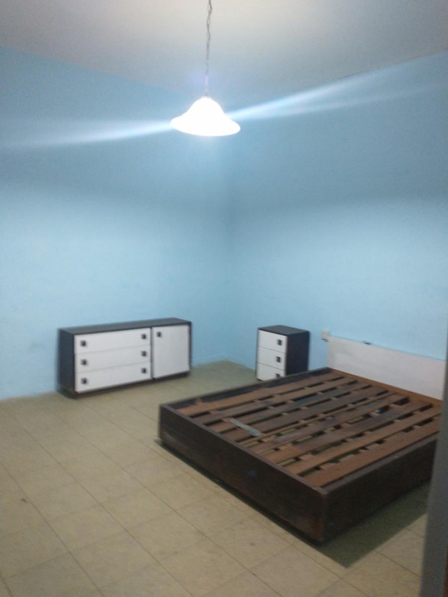 Casa 3 ambientes a refaccionar o lote ideal constructor — foto 5