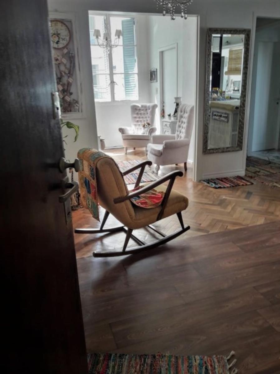 DEPARTAMENTO DE 2 AMB. 63 M2 EN CABA en 1 er piso al Frente.