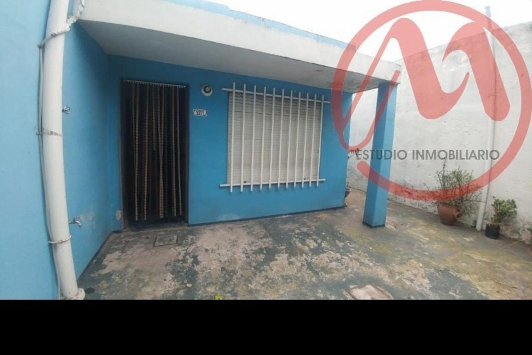 Venta de casa de 3 ambientes sobre lote propio en Moron