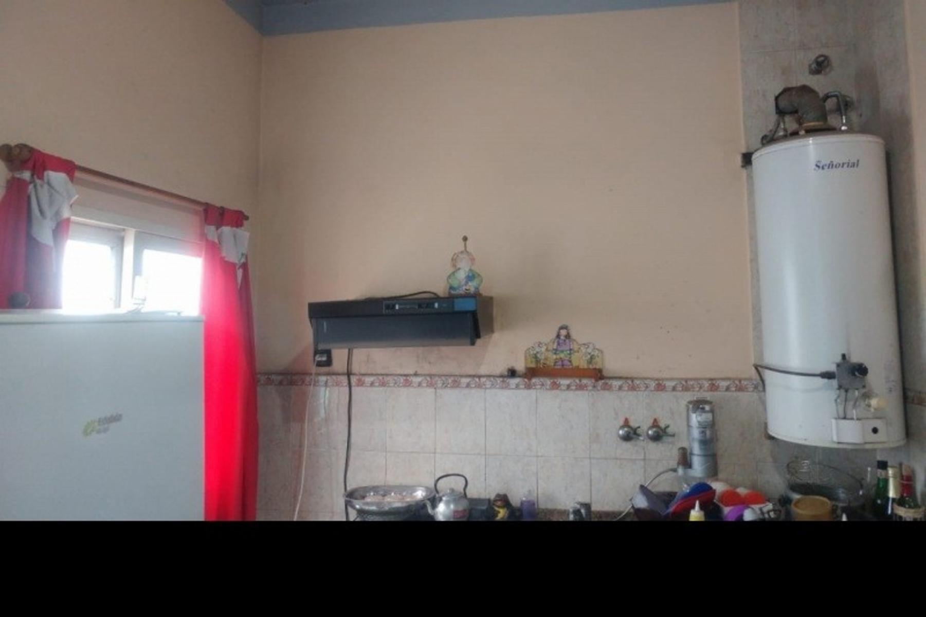 Venta de casa de 3 ambientes sobre lote propio en Moron — foto 2