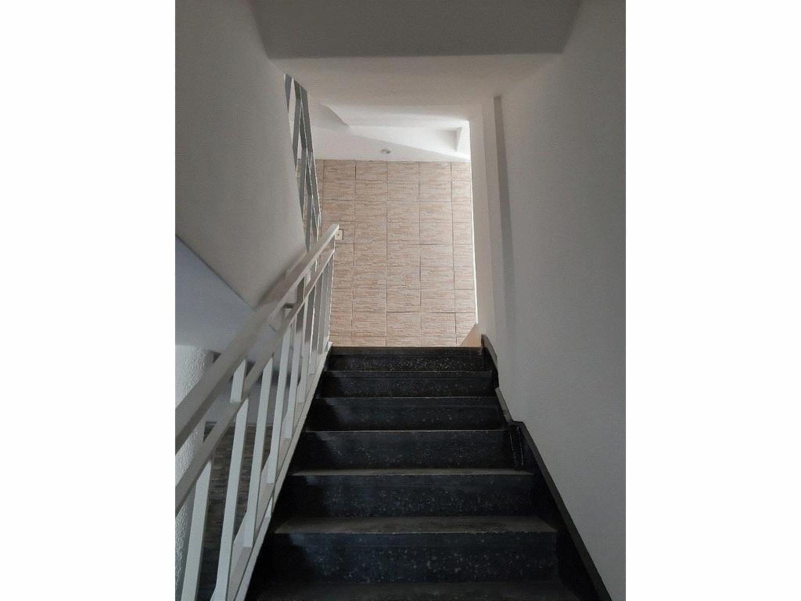 EXCELENTE DEPARTAMENTO DE 2 AMBIENTES EN PRIMER PISO A ESTRENAR UBICADO EN ESQUINA — foto 5