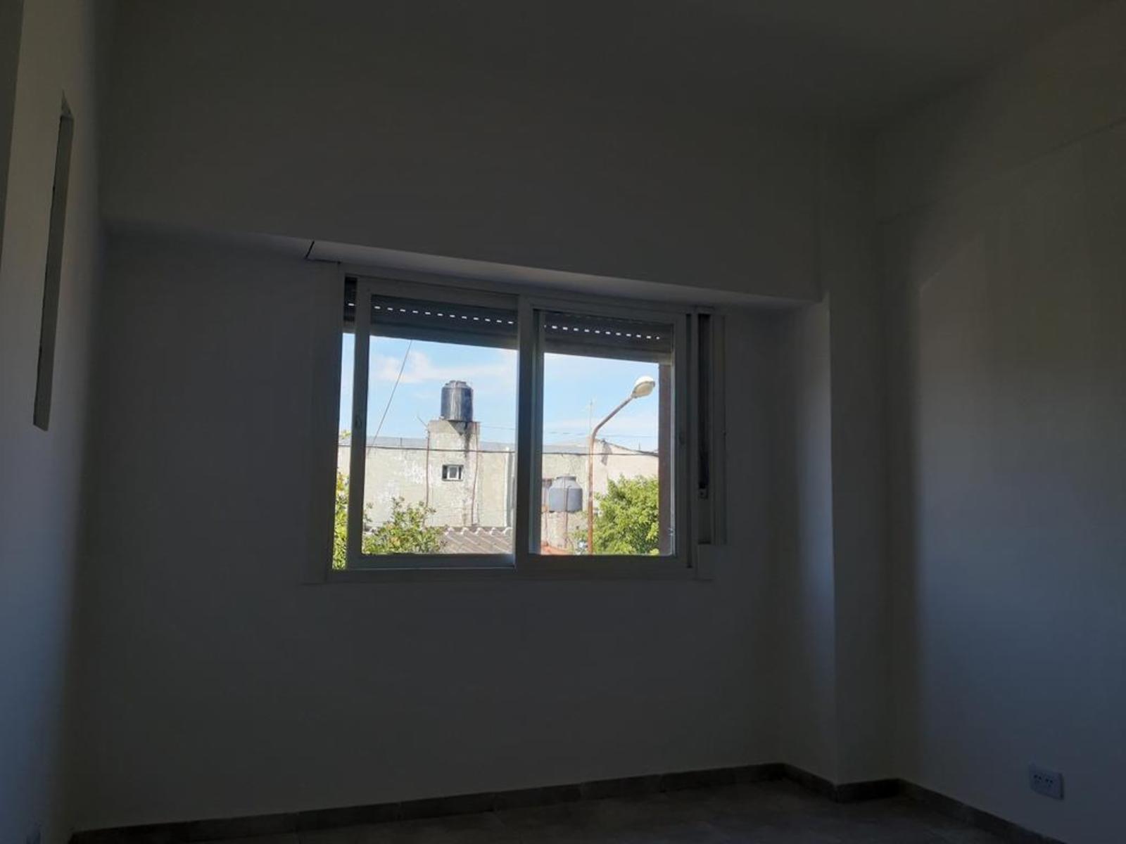 EXCELENTE DEPARTAMENTO DE 2 AMBIENTES EN PRIMER PISO A ESTRENAR UBICADO EN ESQUINA — foto 8