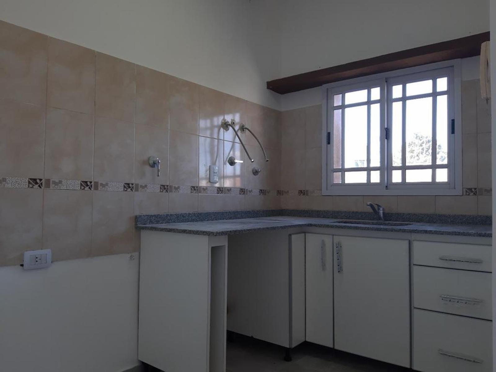 EXCELENTE DEPARTAMENTO DE 2 AMBIENTES EN PRIMER PISO A ESTRENAR UBICADO EN ESQUINA — foto 10