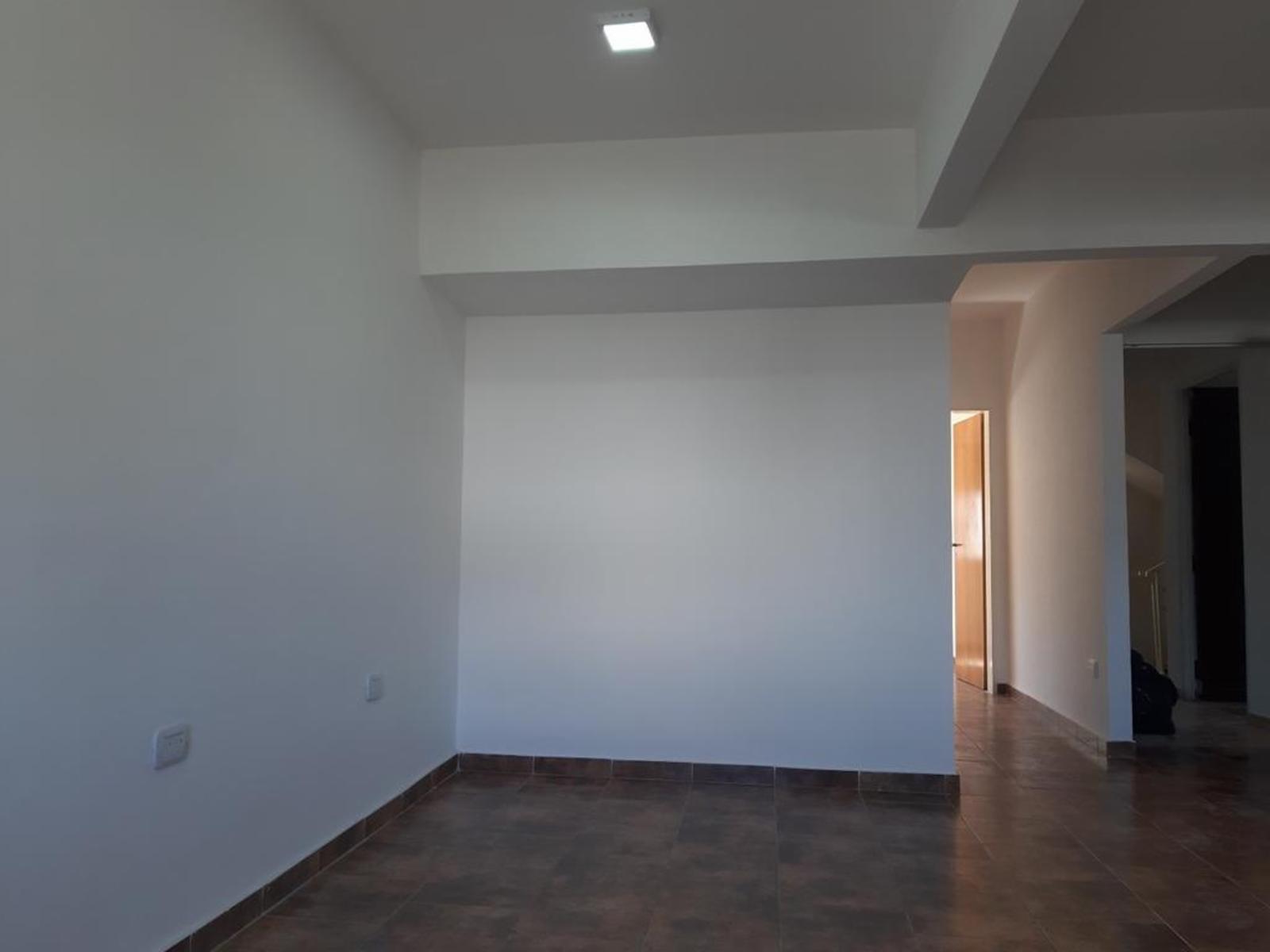 EXCELENTE DEPARTAMENTO DE 2 AMBIENTES EN PRIMER PISO A ESTRENAR UBICADO EN ESQUINA — foto 9