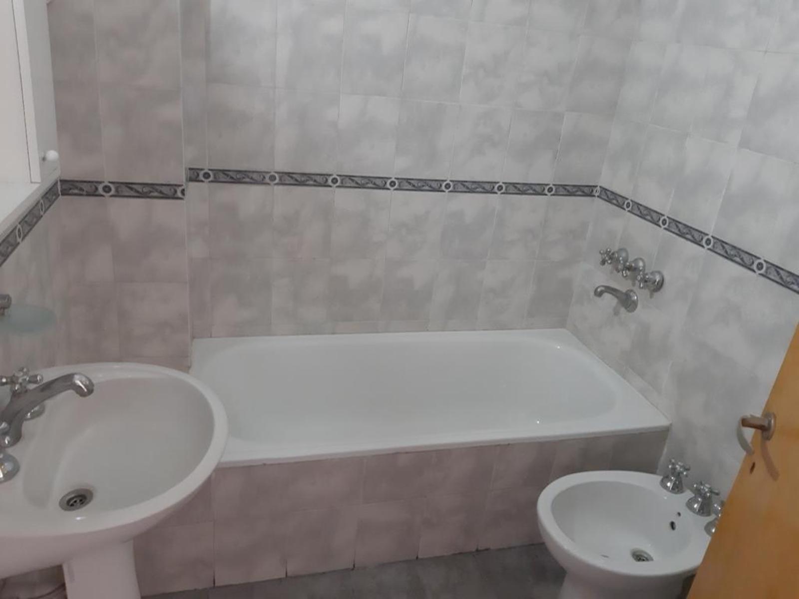 EXCELENTE DEPARTAMENTO DE 2 AMBIENTES EN PRIMER PISO A ESTRENAR UBICADO EN ESQUINA — foto 15
