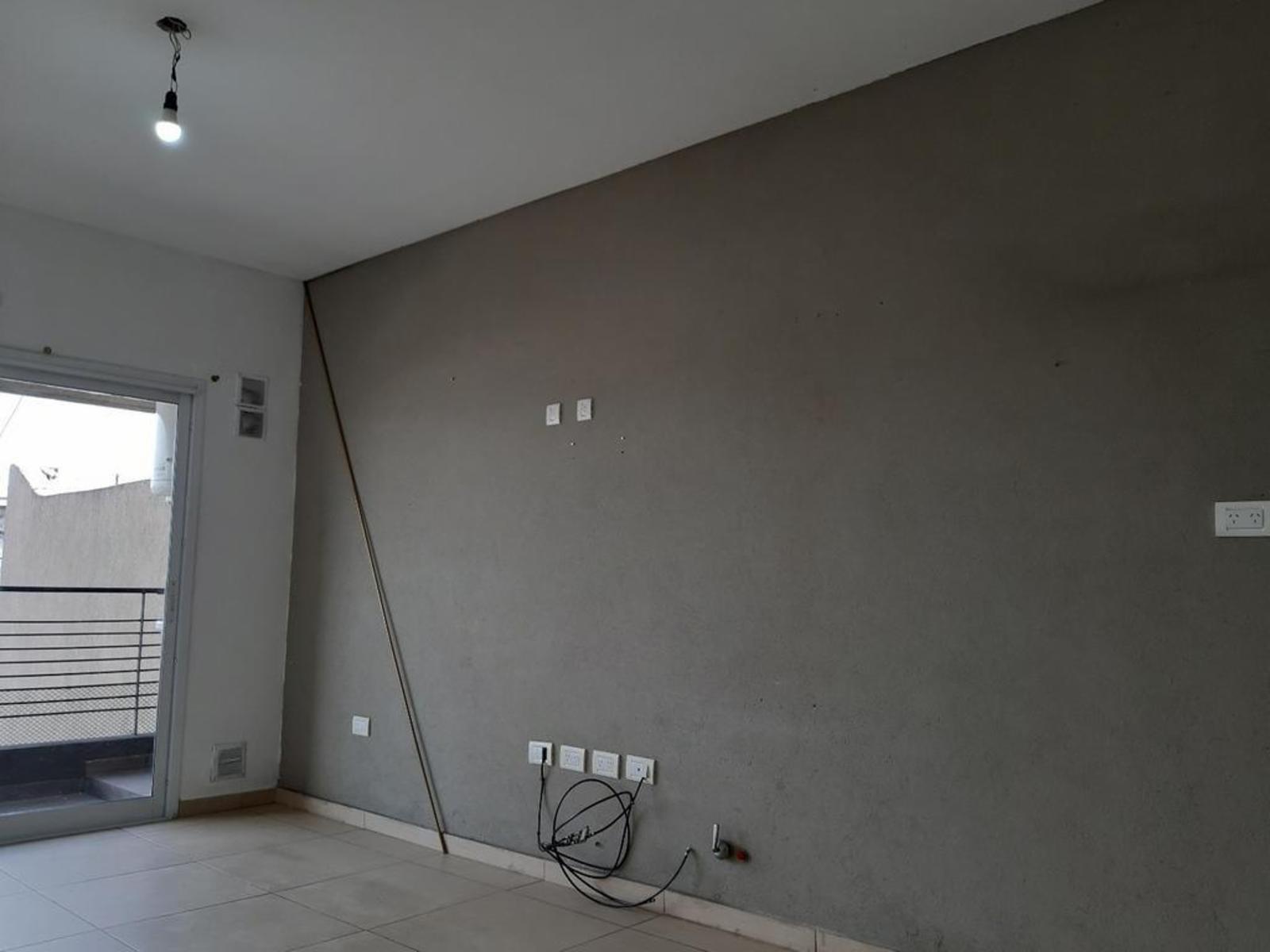 EXCELENTE DEPARTAMENTO DE 2 AMBIENTES AL FRENTE CON BALCÓN Y TERRAZA — foto 10