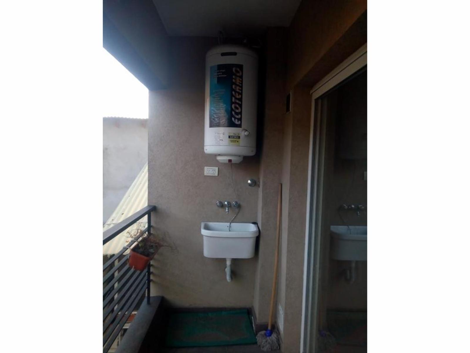 EXCELENTE DEPARTAMENTO MONOAMBIENTE EN PRIMER PISO AL CONTRAFRENTE CON BALCÓN — foto 9