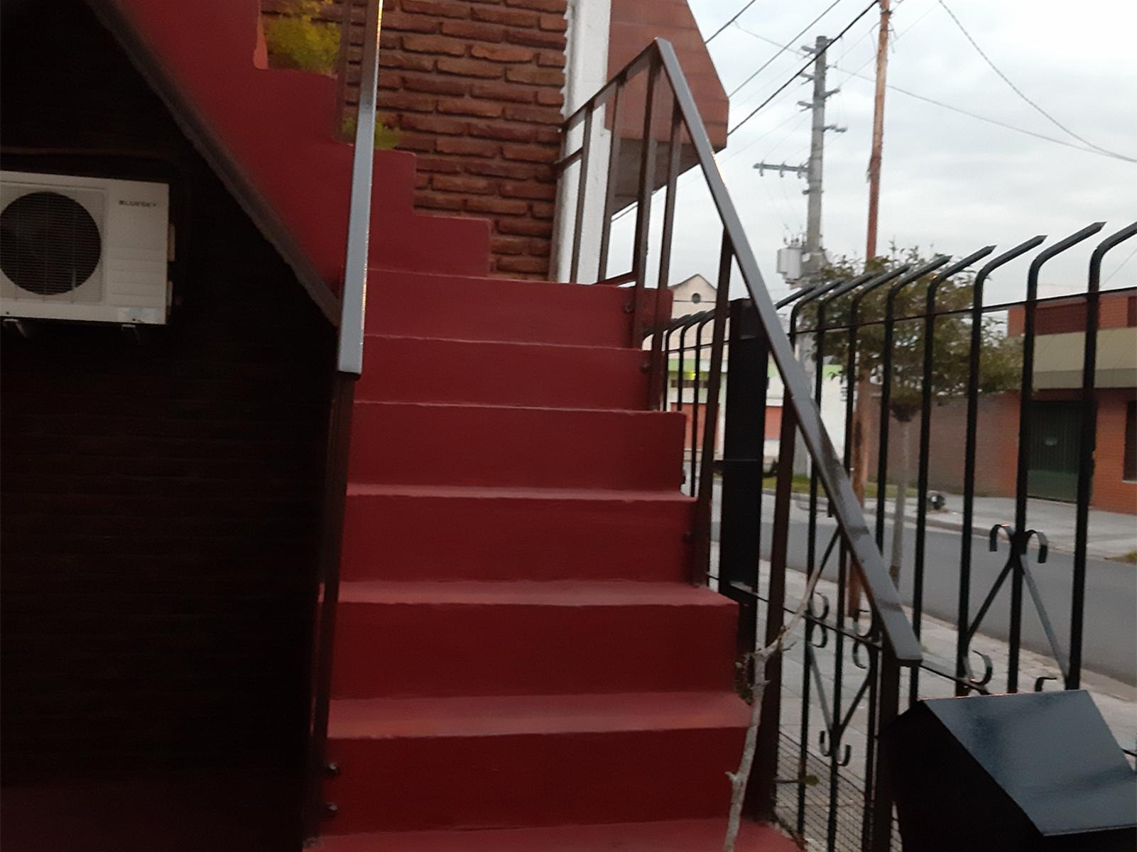 EXCELENTE PH DE 3 AMBIENTES EN PRIMER PISO — foto 2