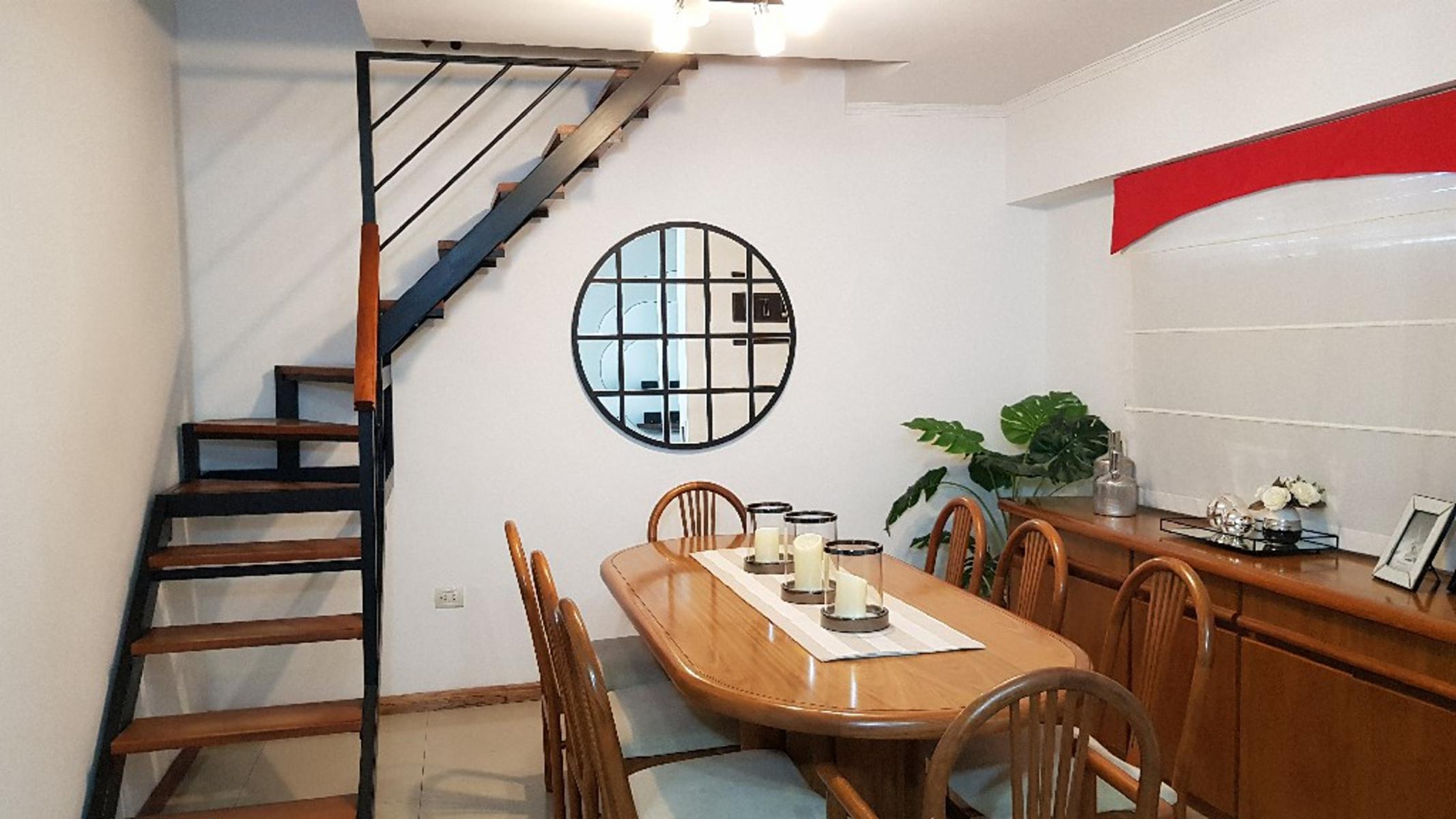 EXCELENTE CASA DE 4 AMBIENTES CON COCHERA, PATIO Y TERRAZA