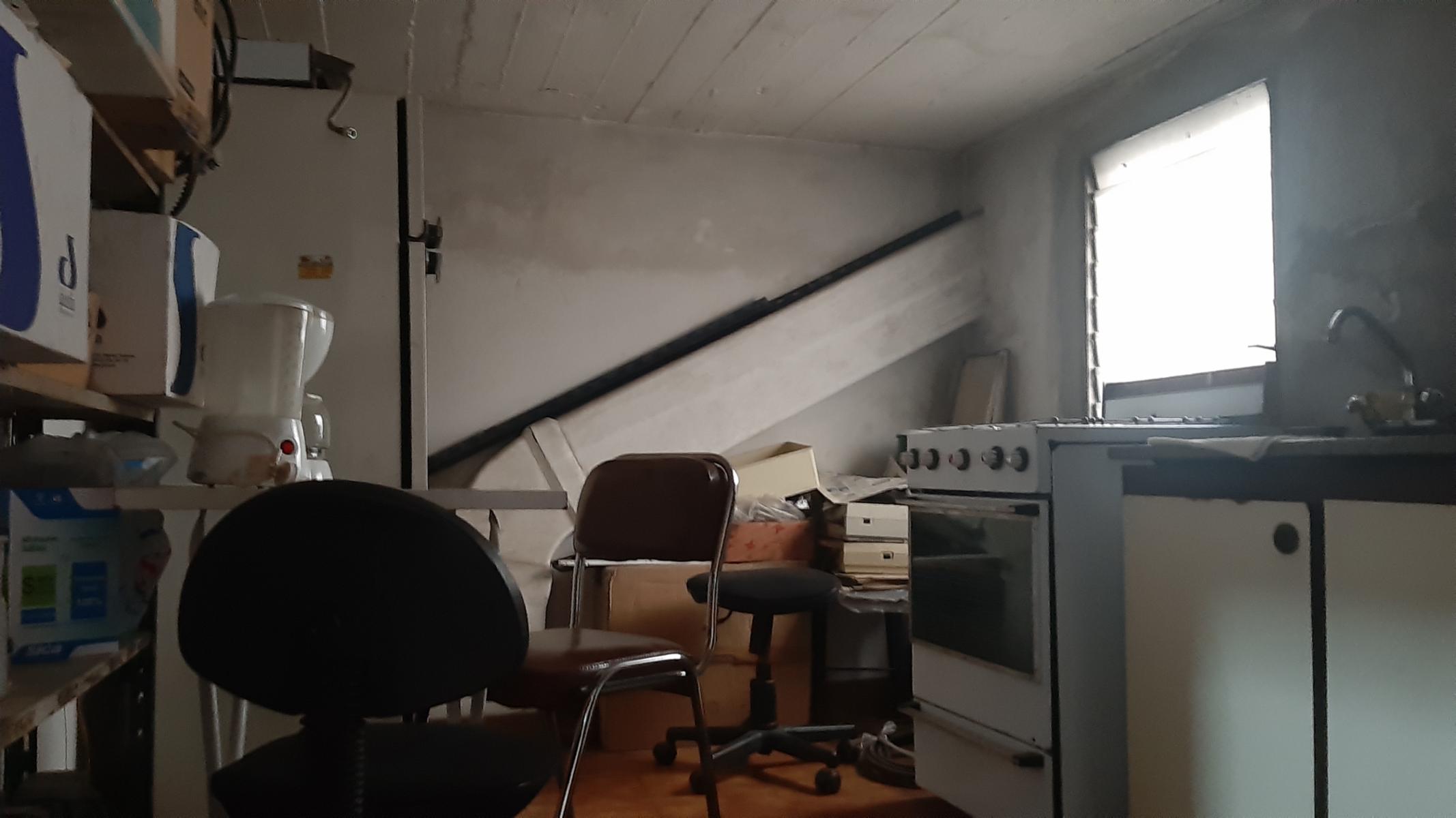 VENTA EN BLOCK DE 3 UNIDADES EN 3 PLANTAS SOBRE AV. MOSCONI CON LOCAL, OFICINAS, SALÓN Y VIVIENDA — foto 4