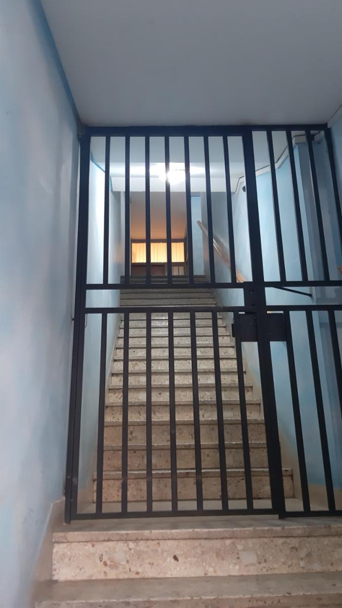 VENTA EN BLOCK DE 3 UNIDADES EN 3 PLANTAS SOBRE AV. MOSCONI CON LOCAL, OFICINAS, SALÓN Y VIVIENDA — foto 9