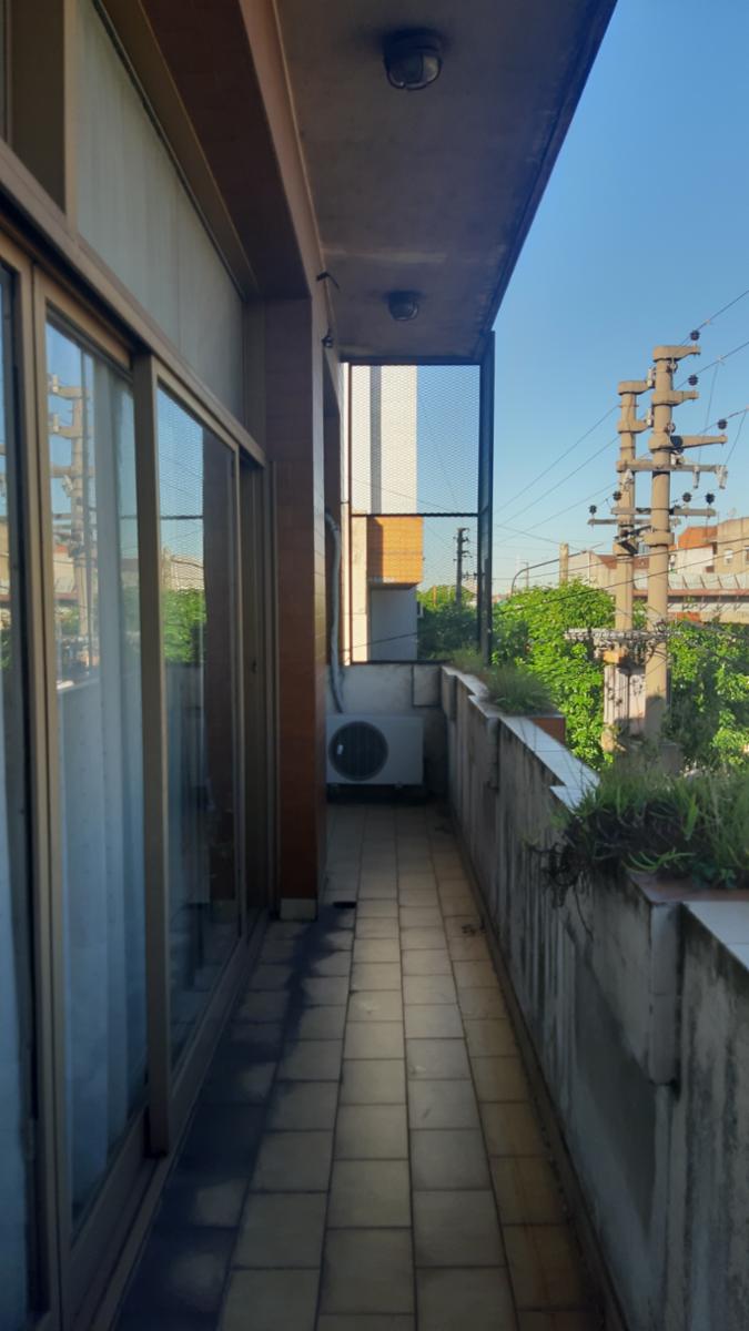 VENTA EN BLOCK DE 3 UNIDADES EN 3 PLANTAS SOBRE AV. MOSCONI CON LOCAL, OFICINAS, SALÓN Y VIVIENDA — foto 15