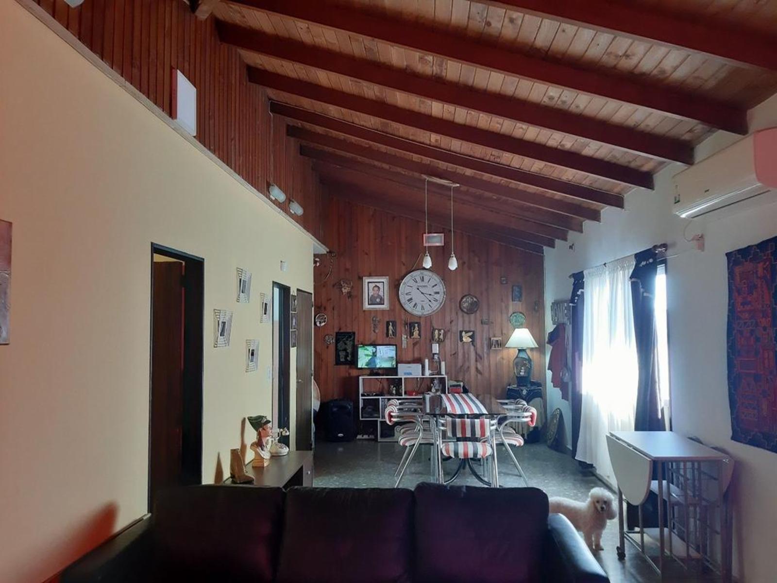 EXCELENTE PH DE 3 AMBIENTES EN PRIMER PISO UBICADO EN ESQUINA CON PATIO, TERRAZA Y COCHERA — foto 5