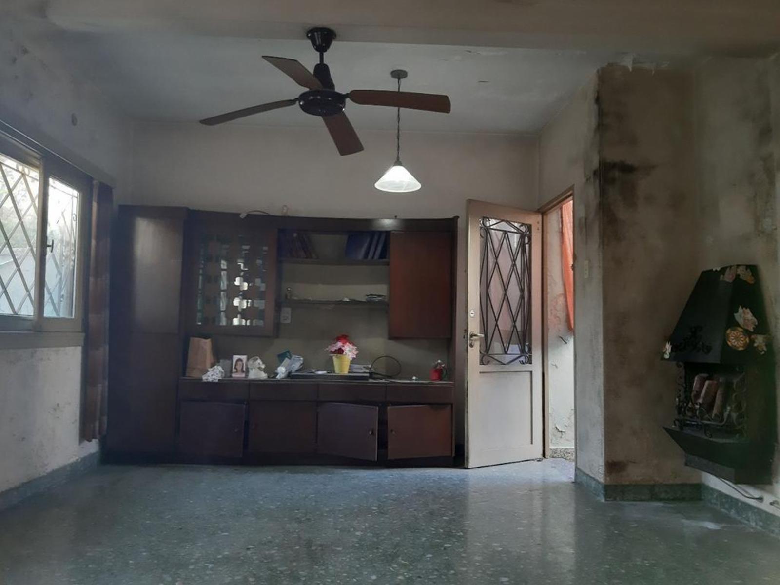 TERRENO DE 360 M² (8,66 X 41,50) CON VIVIENDA UNIFAMILIAR, PATIO Y GALPÓN EN EL FONDO — foto 7