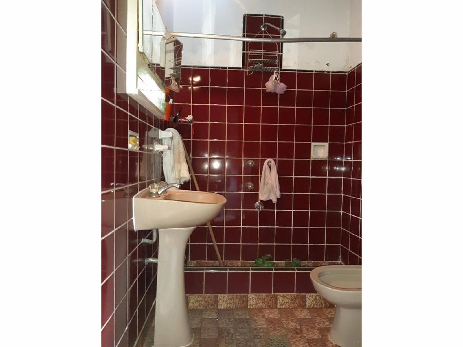 TERRENO DE 360 M² (8,66 X 41,50) CON VIVIENDA UNIFAMILIAR, PATIO Y GALPÓN EN EL FONDO — foto 9