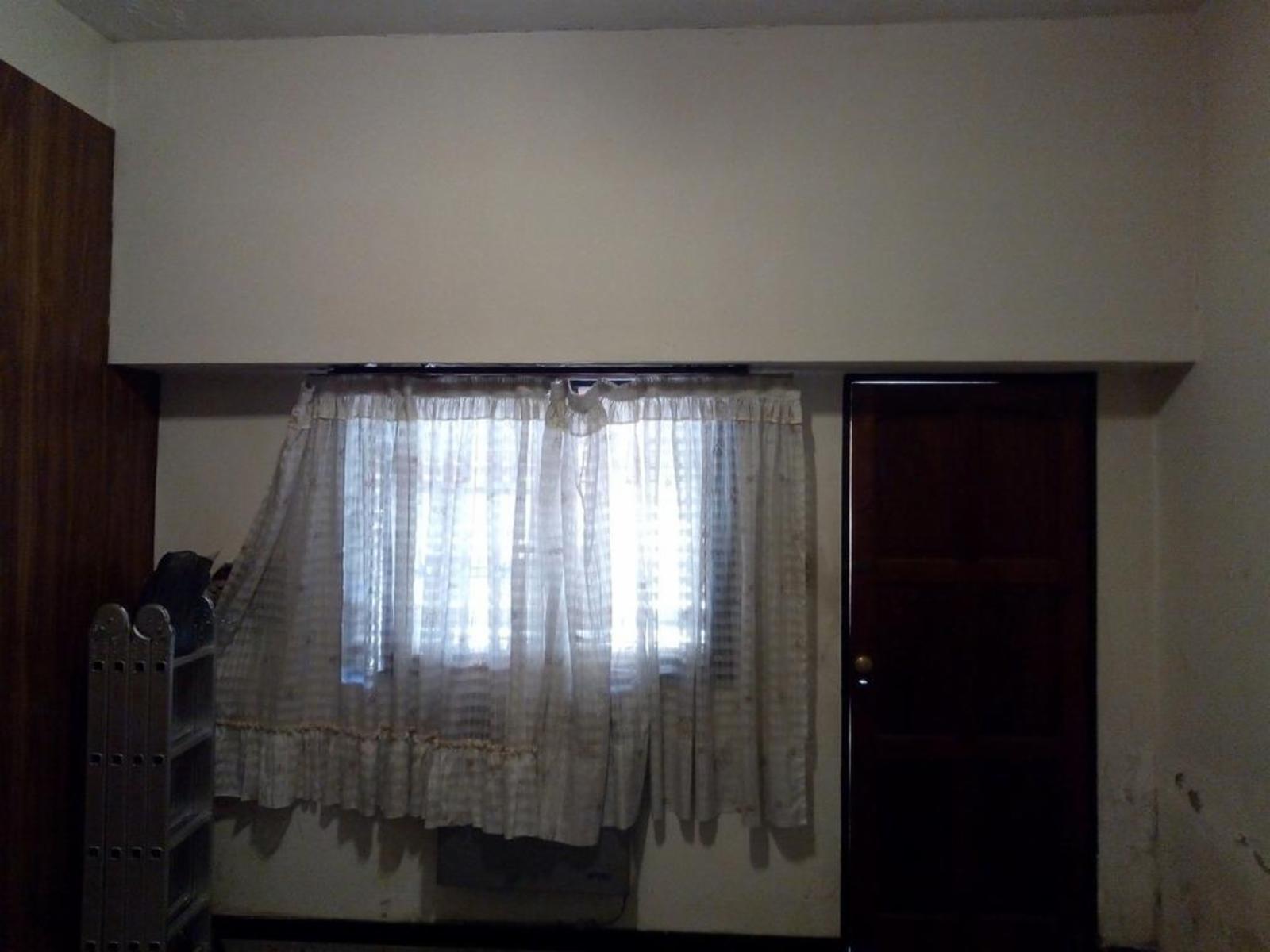 GRAN CASA DE 5 AMBIENTES CON PATIO Y GARAGE — foto 4