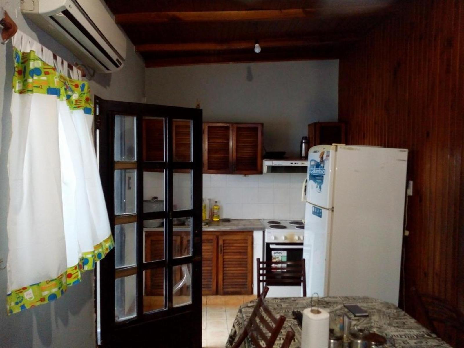 GRAN CASA DE 5 AMBIENTES CON PATIO Y GARAGE — foto 7