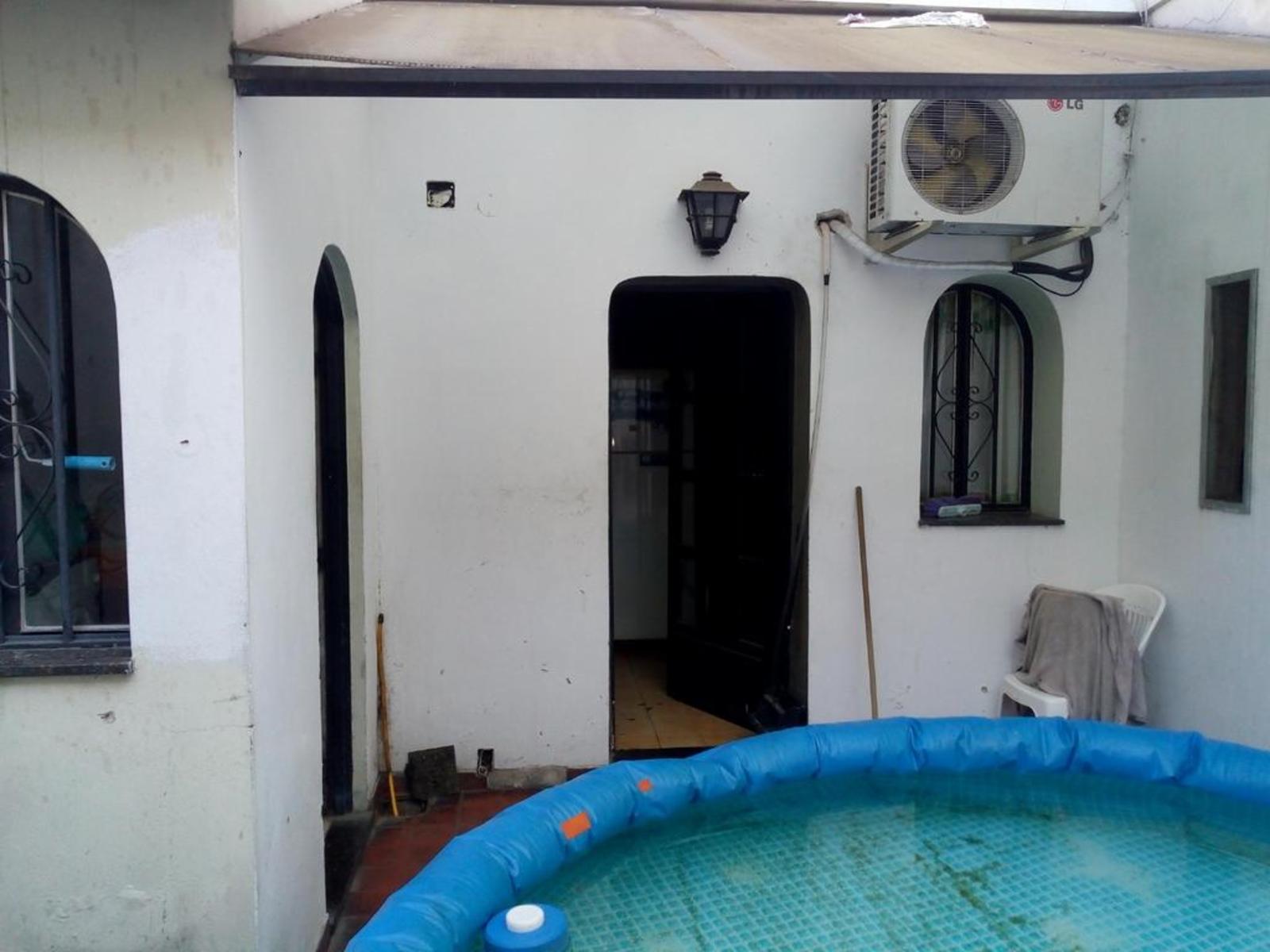 GRAN CASA DE 5 AMBIENTES CON PATIO Y GARAGE — foto 12