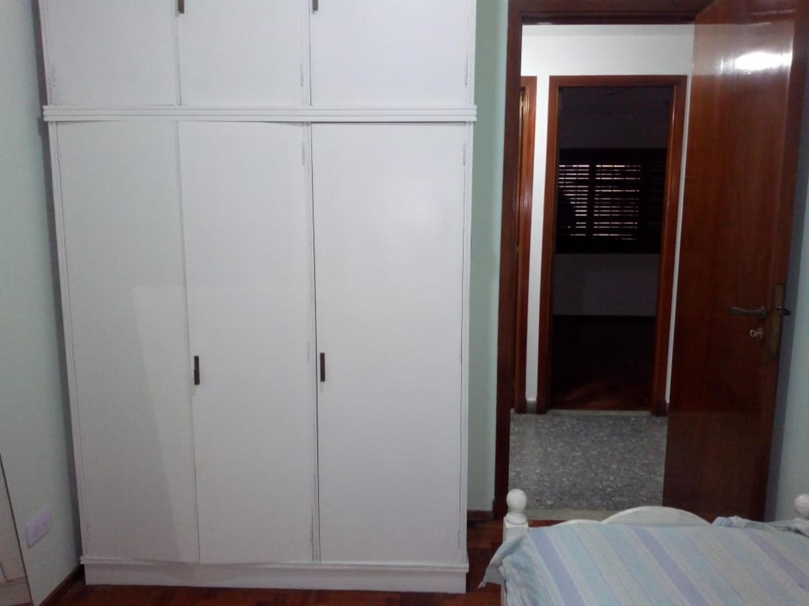 EXCELENTE CASA DE 4 AMBIENTES CON JARDÍN DE FRENTE, COCHERA CUBIERTA, SÓTANO, PATIO Y TERRAZA — foto 8