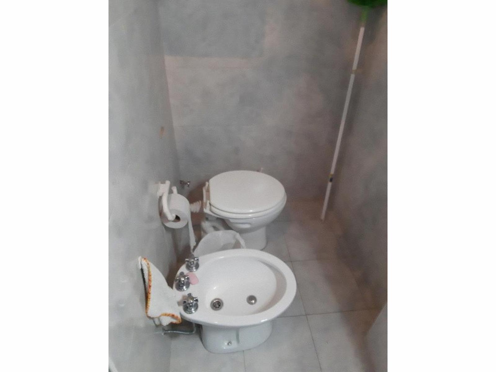 EXCELENTE PH DE 2 AMBIENTES AL FRENTE UBICADO A 50 METROS DE AVENIDA JUAN MANUEL DE ROSAS — foto 11