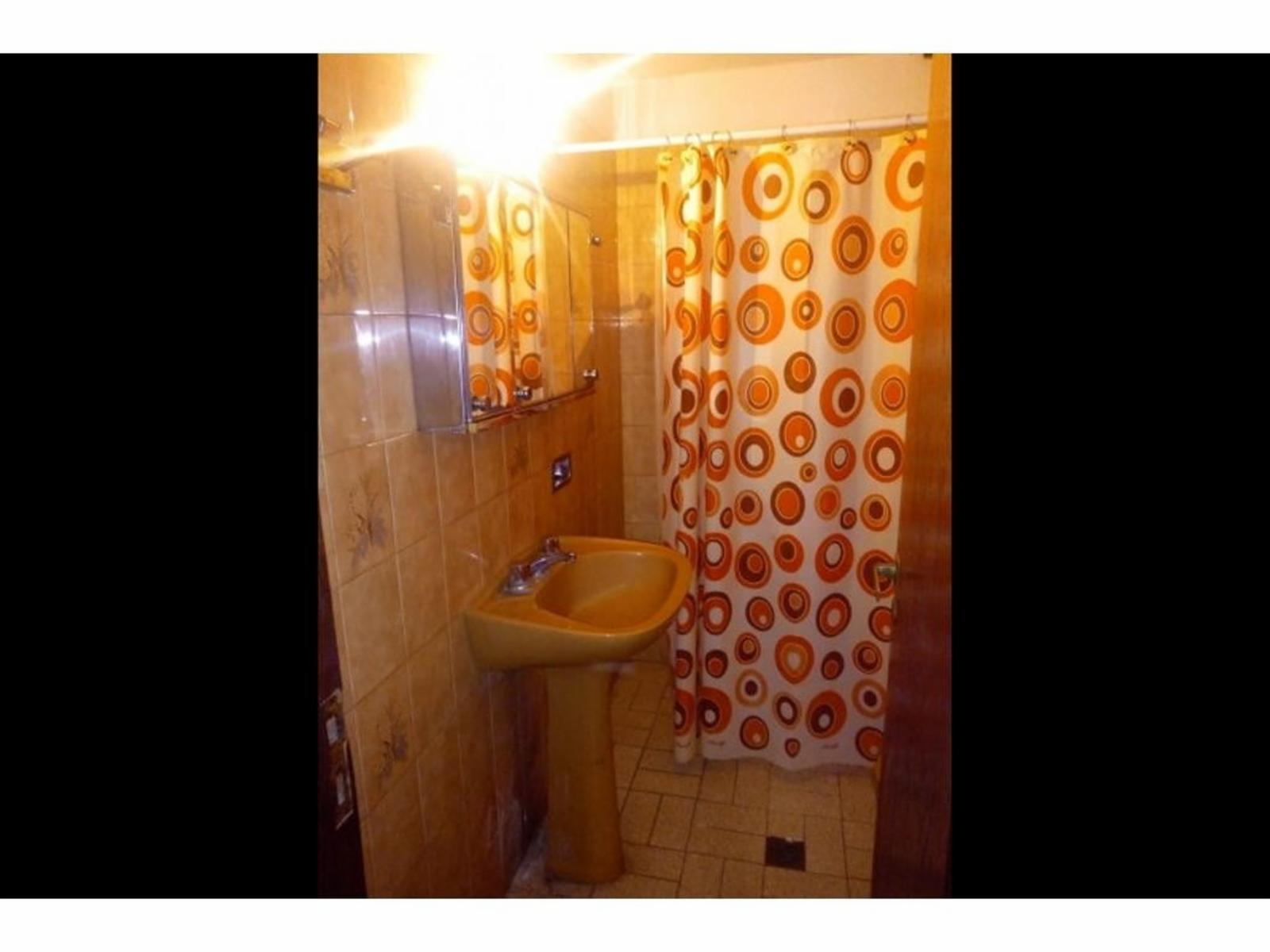 CASA DE 3 AMBIENTES AL FRENTE CON COCHERA EN SANTA TERESITA — foto 11