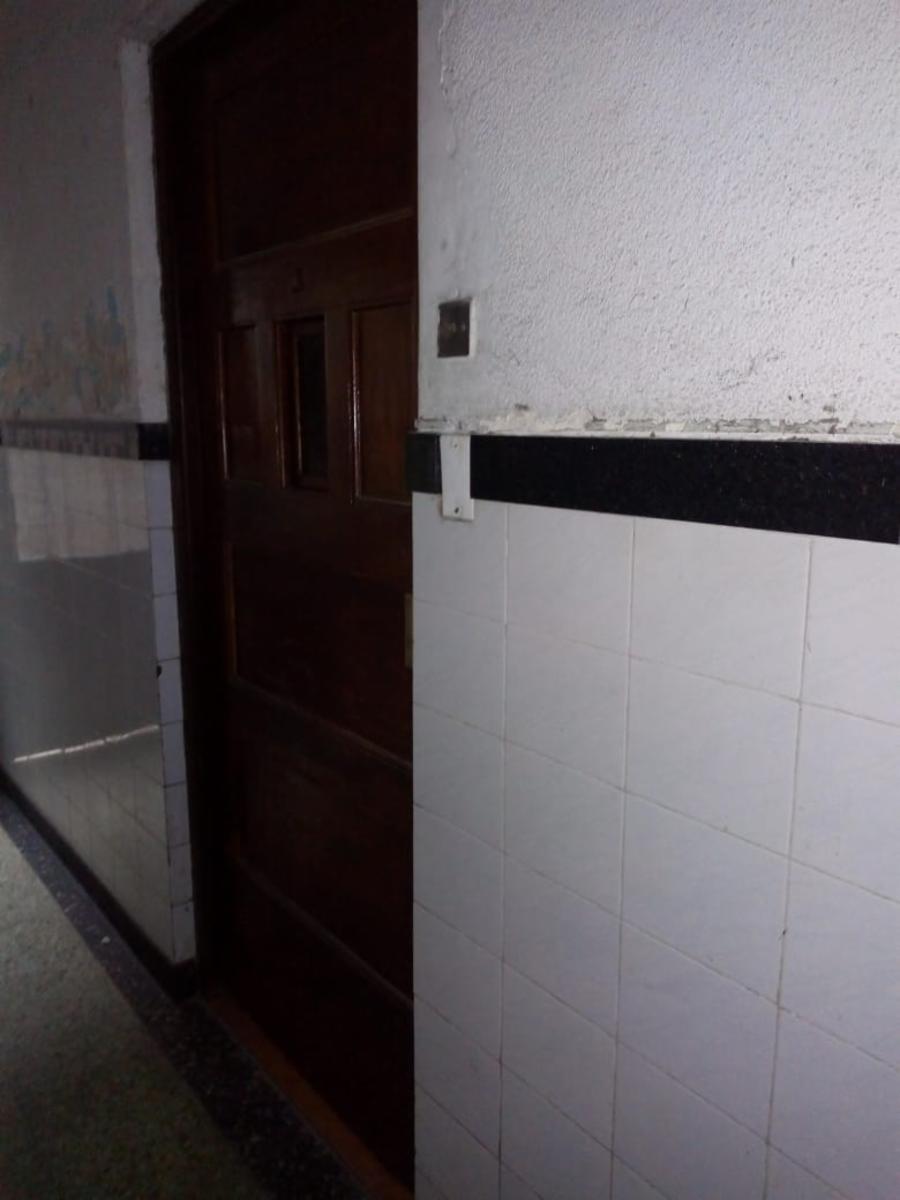PH DE 2 AMBIENTES POR PASILLO EN AVENIDA ALBERDI CON PATIO — foto 2