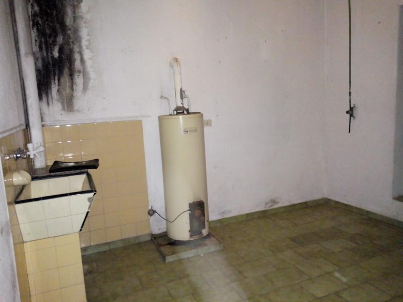 PH DE 2 AMBIENTES POR PASILLO EN AVENIDA ALBERDI CON PATIO — foto 10