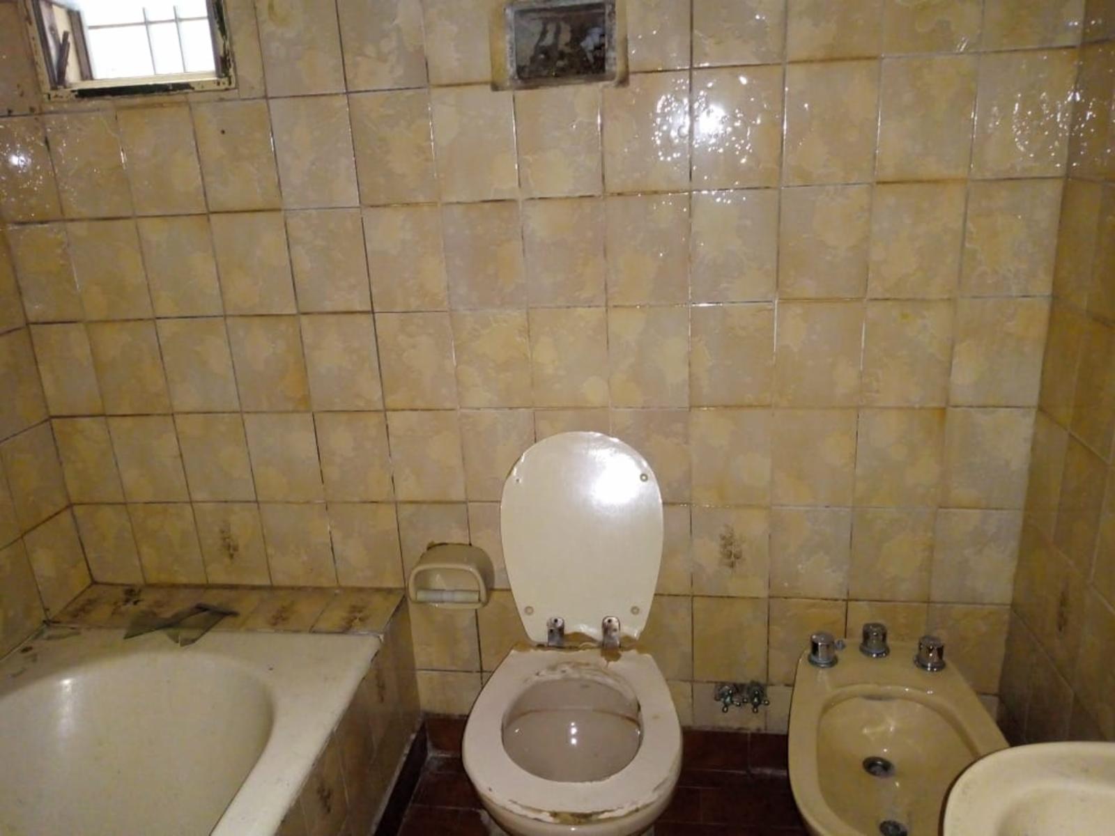 PH DE 2 AMBIENTES POR PASILLO EN AVENIDA ALBERDI CON PATIO — foto 11
