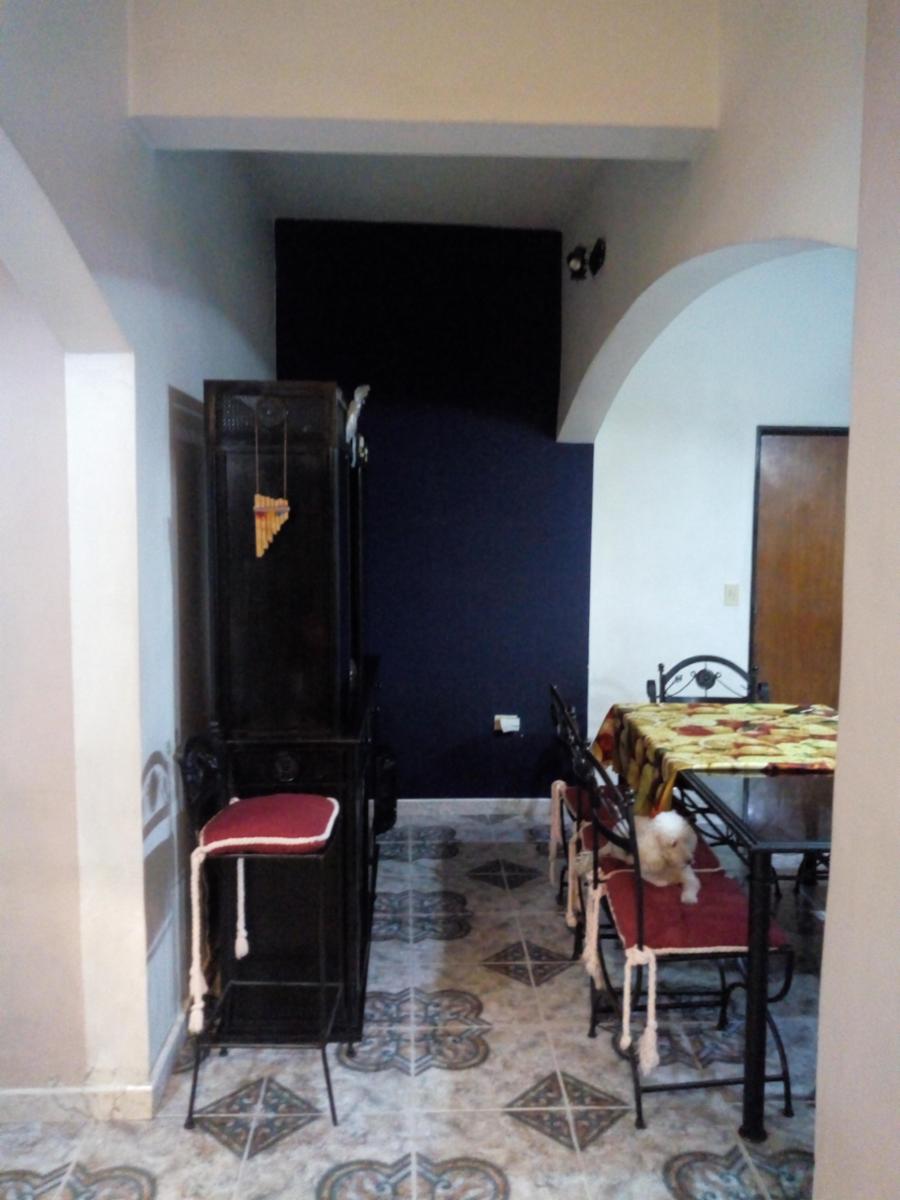 CASA DE 4 AMBIENTES EN EXCELENTE ESTADO CON LOCAL COMERCIAL EN FUNCIONAMIENTO — foto 4