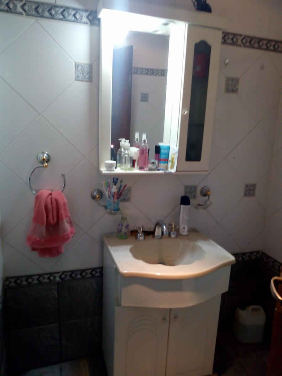 EXCELENTE CASA DE 3 PLANTAS EN ESQUINA CON PATIO Y COCHERA — foto 15