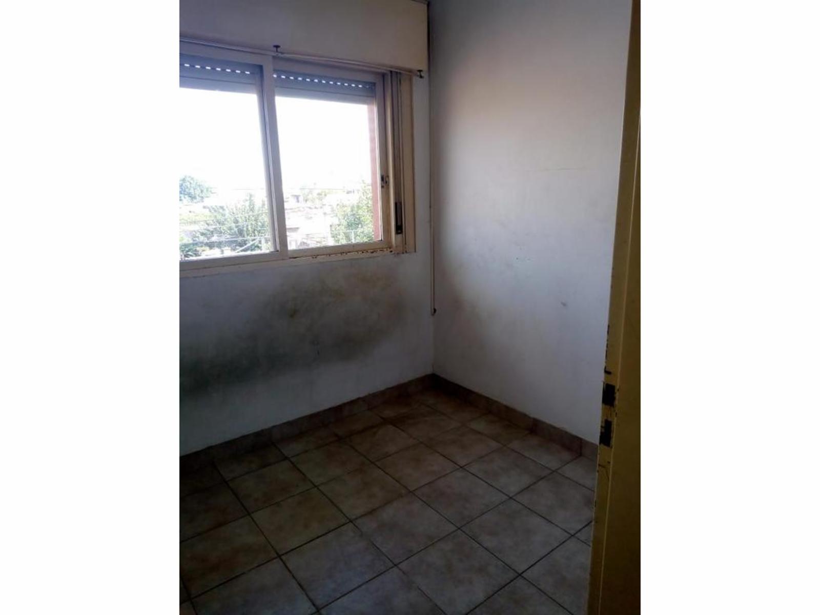 DEPARTAMENTO DE 3 AMBIENTES EN SEGUNDO PISO CON BALCÓN Y TERRAZA — foto 11