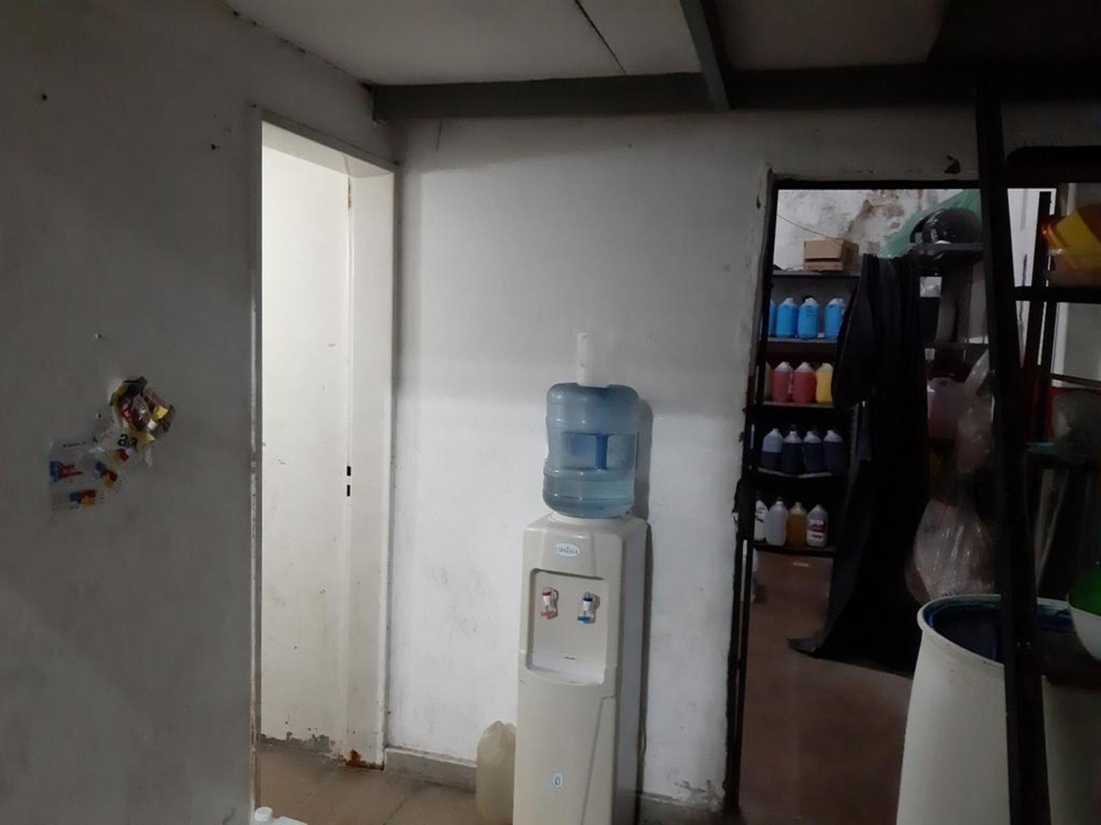GRAN LOCAL COMERCIAL DE 140 M² CUBIERTOS Y 95 M² DESCUBIERTOS UBICADO SOBRE AVENIDA PRESIDENTE PERÓN — foto 7
