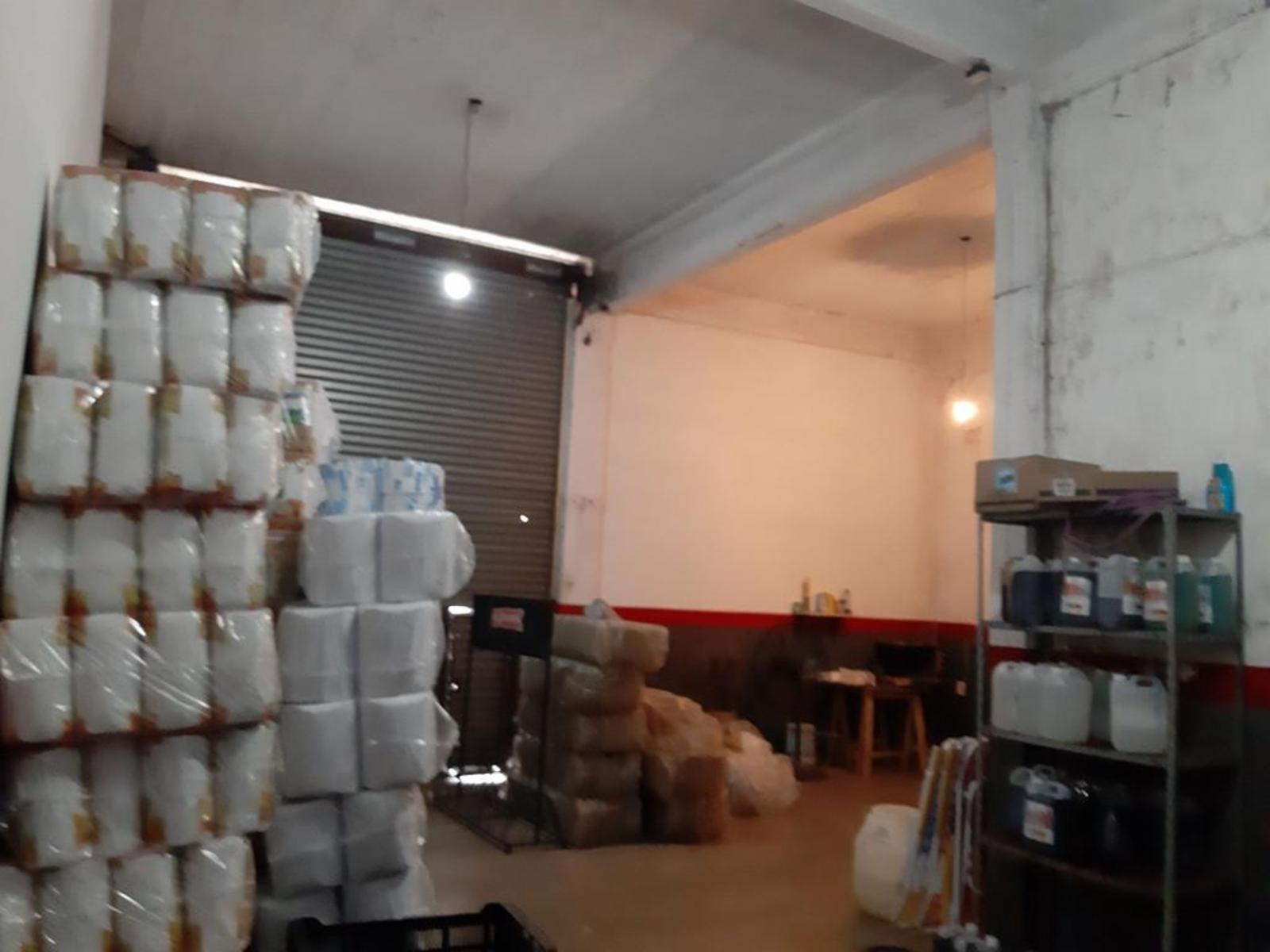 GRAN LOCAL COMERCIAL DE 140 M² CUBIERTOS Y 95 M² DESCUBIERTOS UBICADO SOBRE AVENIDA PRESIDENTE PERÓN — foto 9
