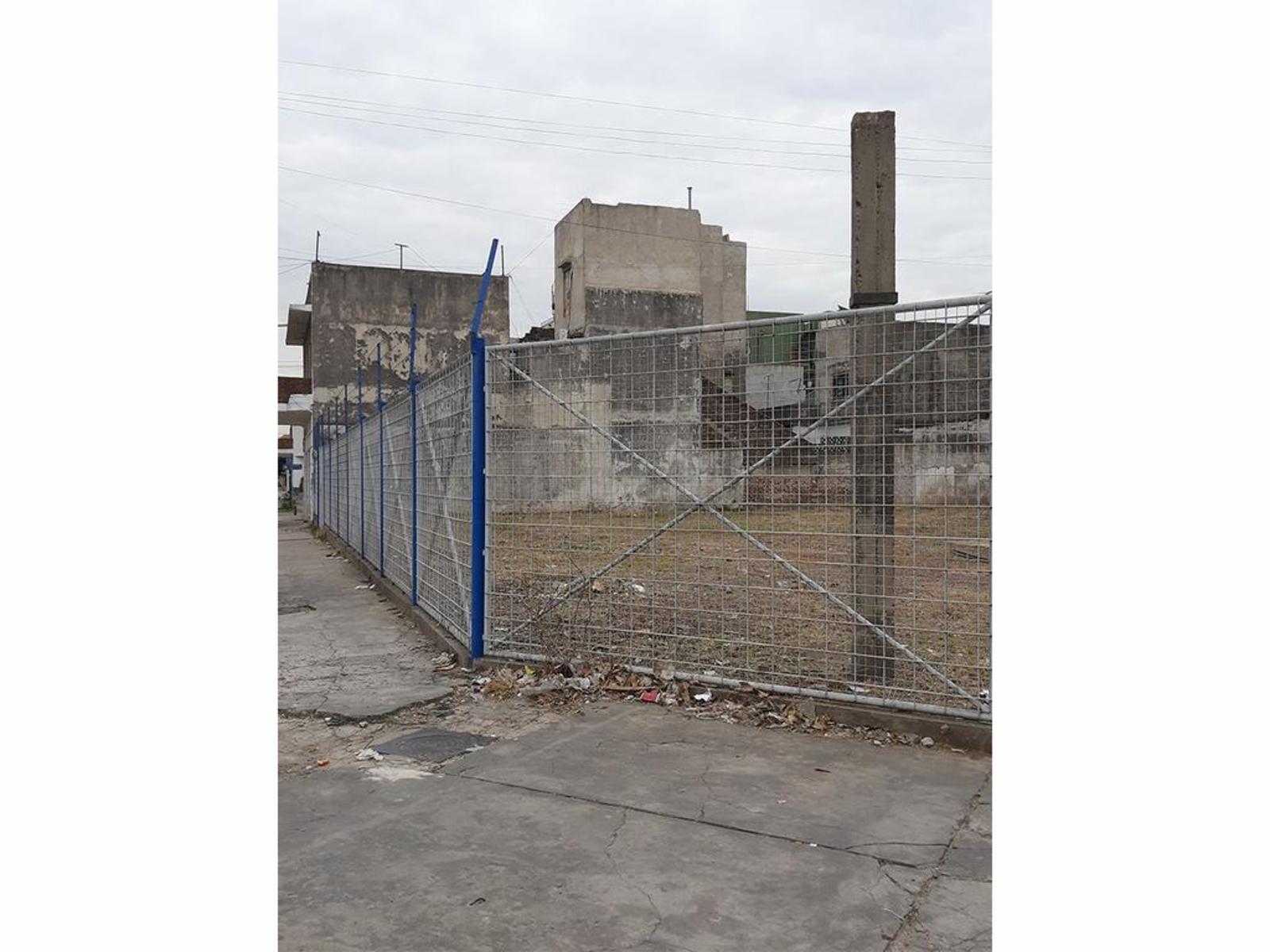 TERRENO DE 753 M² UBICADO EN ESQUINA AVENIDA SAN MARTÍN Y TAPALQUÉ — foto 2