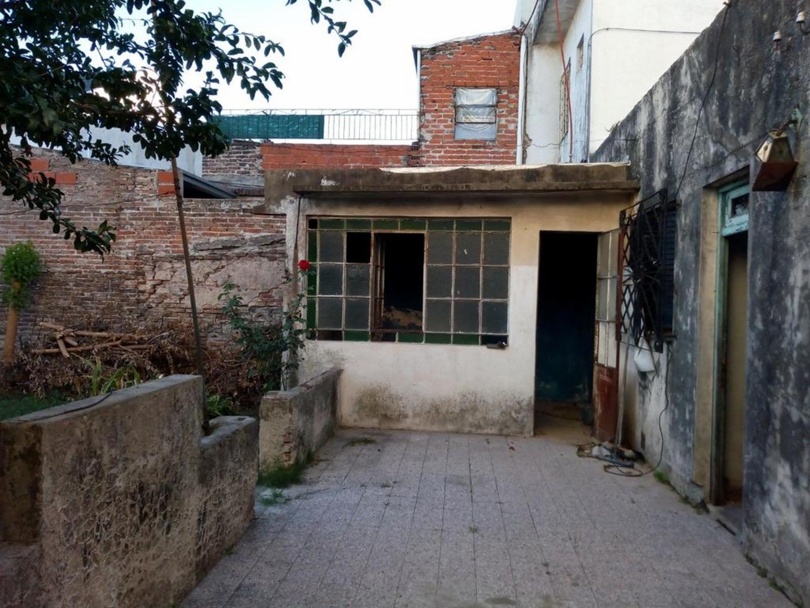 TERRENO DE 320 M² SOBRE AVENIDA EVA PERÓN CON UNA SUPERFICIE CONSTRUIBLE DE 912 M² — foto 4
