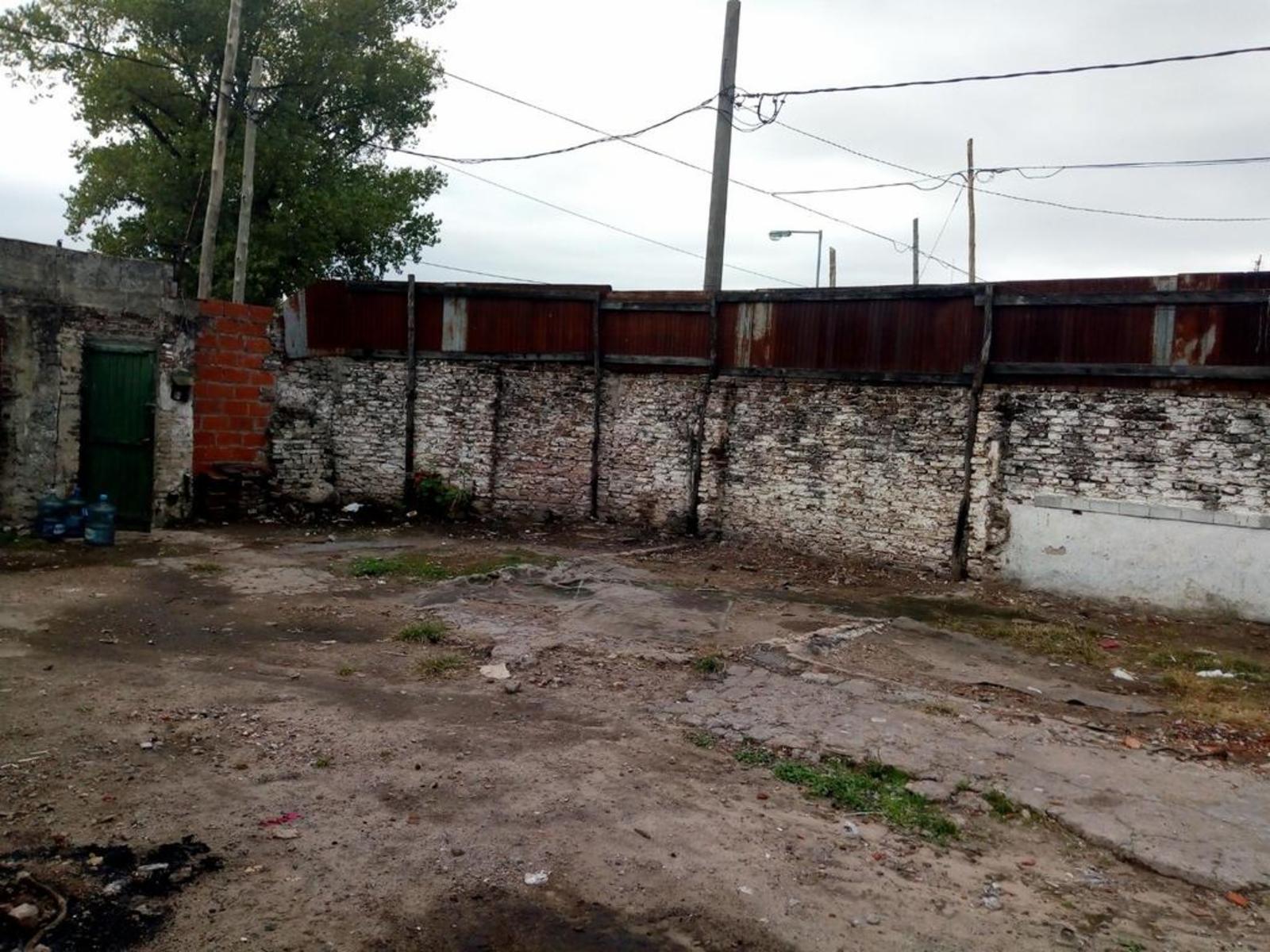 TERRENO DE 264 M² EN ESQUINA AVENIDA GENERAL PAZ Y BAIGORRIA CON CASA Y GALPÓN — foto 4