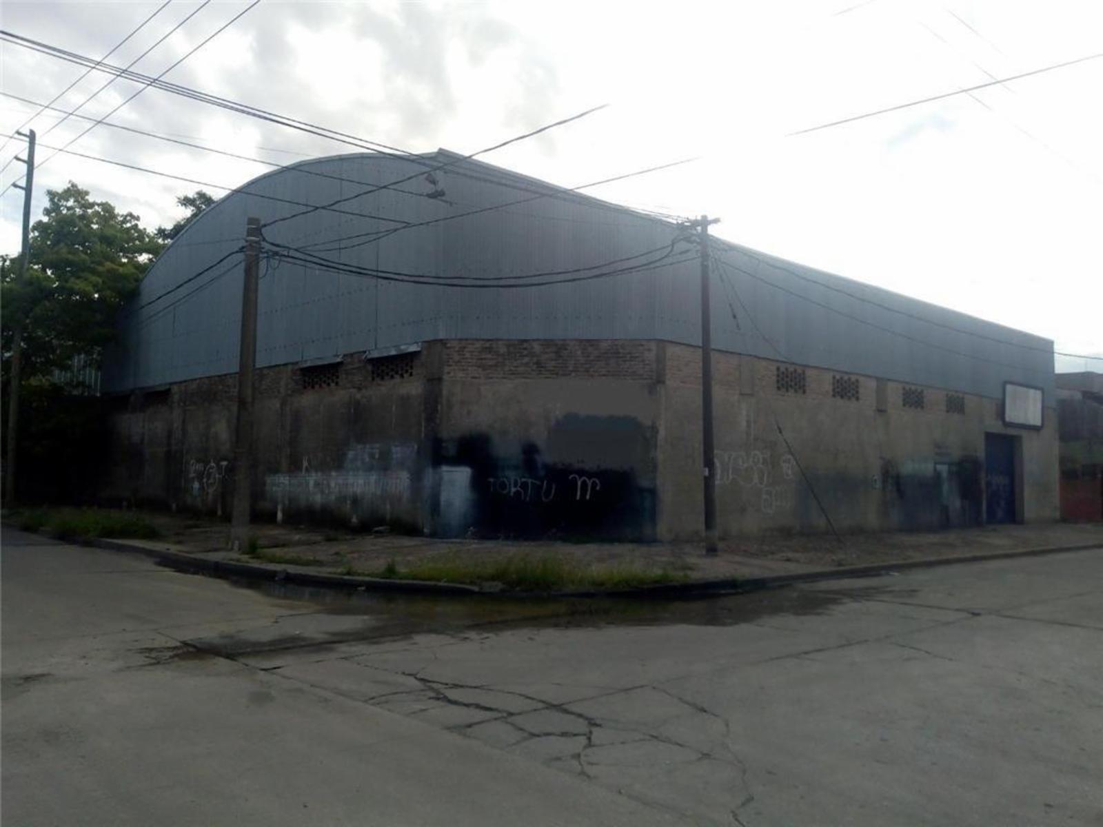 EXCELENTE GALPÓN DE 560 M² USADO COMO CANCHA DE FÚTBOL 5