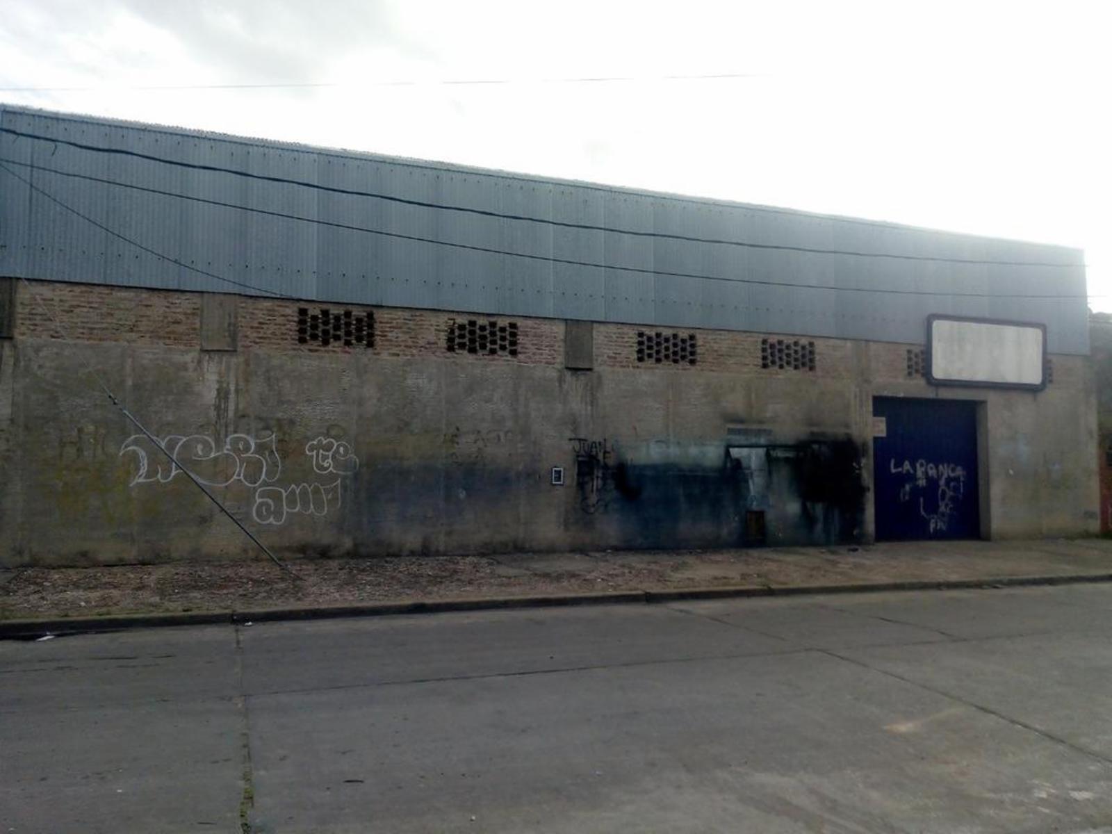 EXCELENTE GALPÓN DE 560 M² USADO COMO CANCHA DE FÚTBOL 5 — foto 3