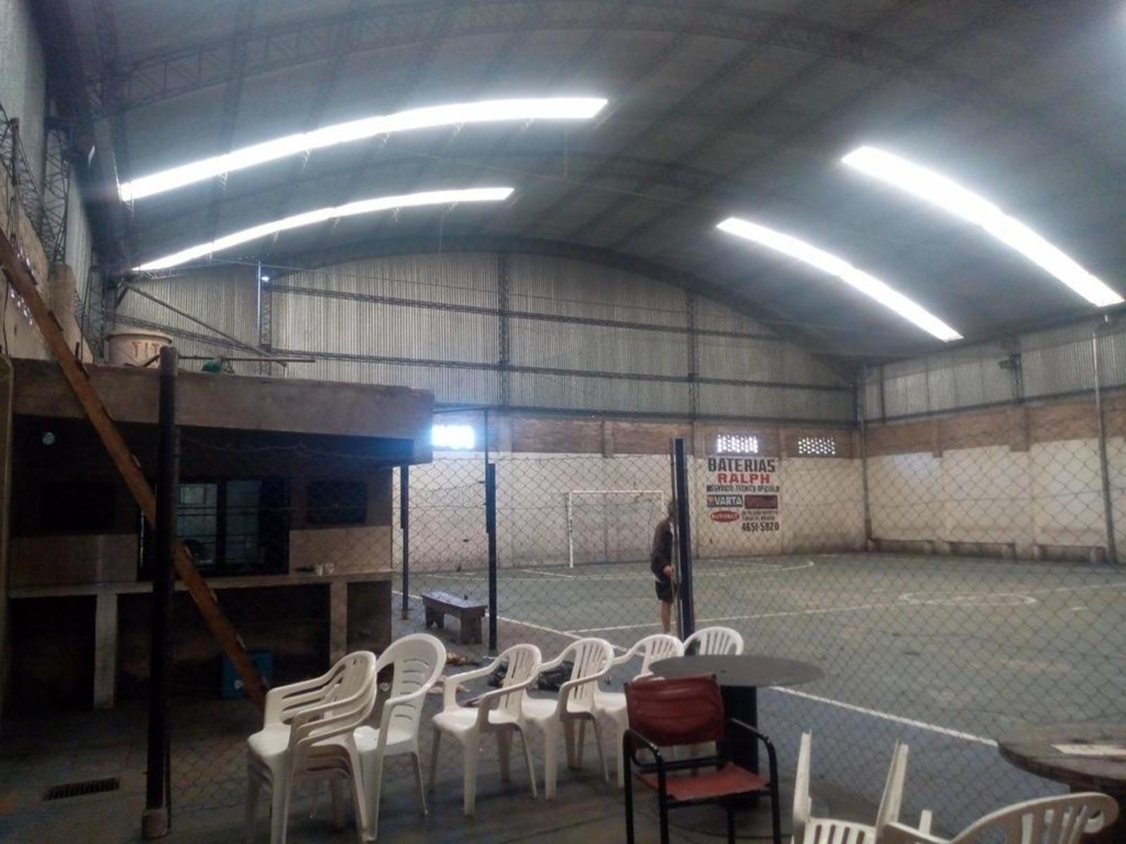 EXCELENTE GALPÓN DE 560 M² USADO COMO CANCHA DE FÚTBOL 5 — foto 5