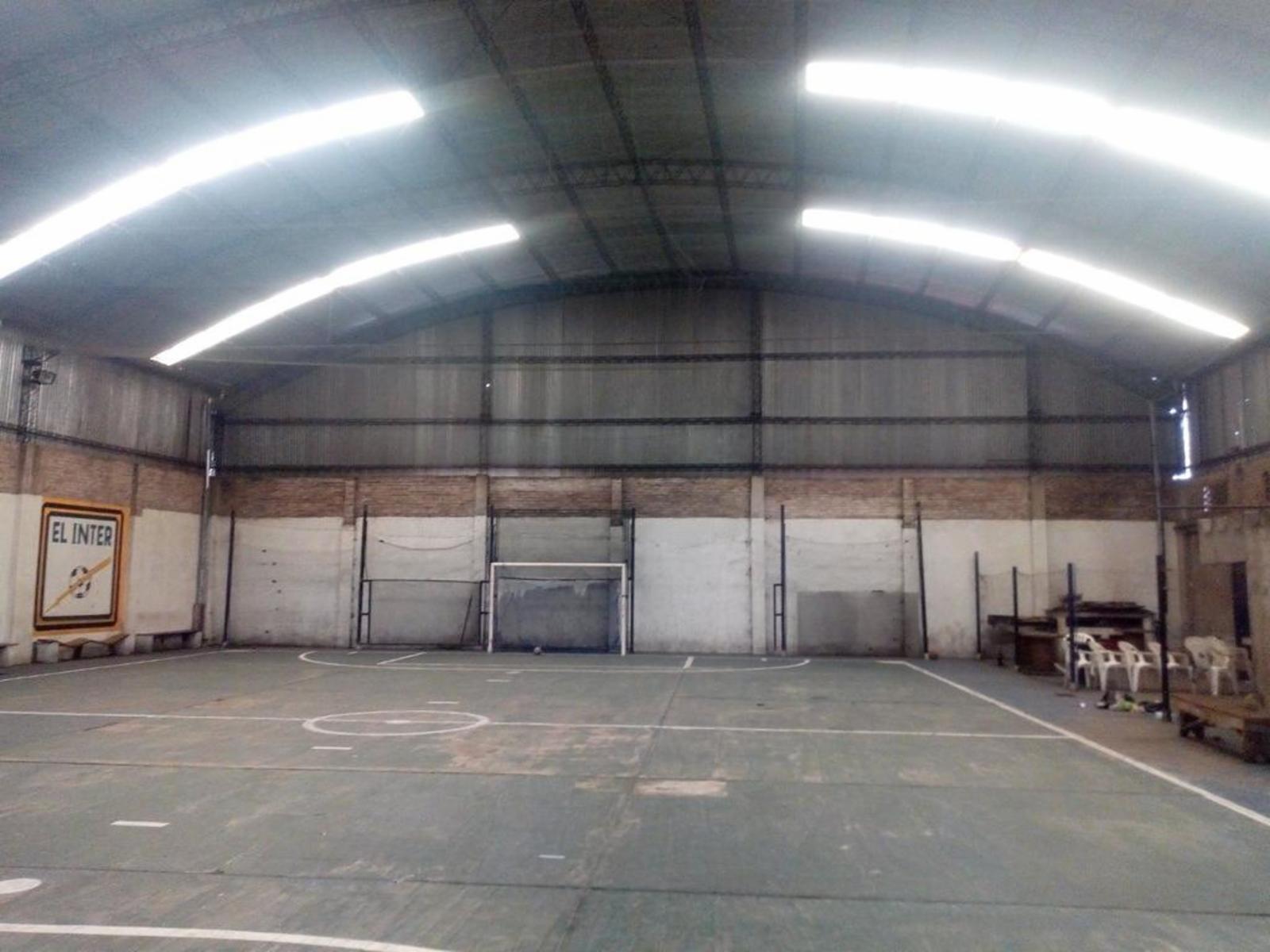 EXCELENTE GALPÓN DE 560 M² USADO COMO CANCHA DE FÚTBOL 5 — foto 8
