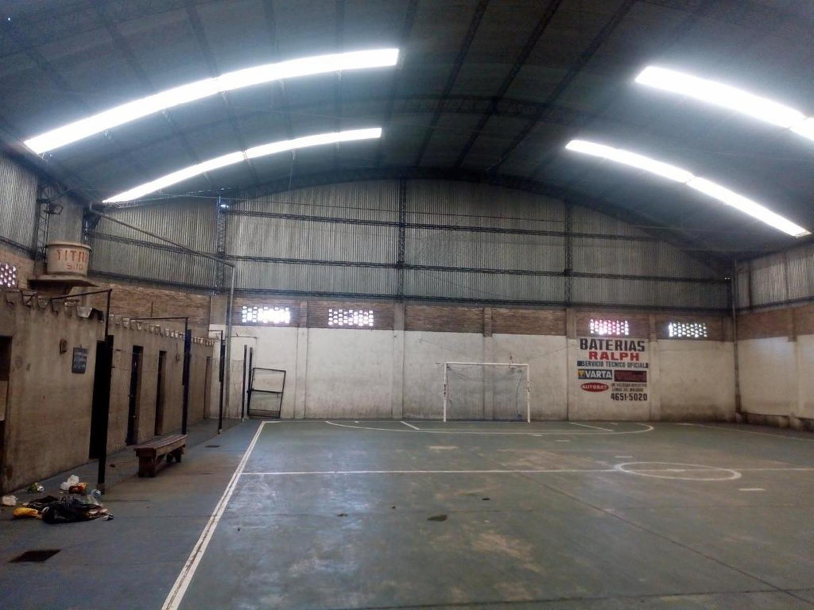 EXCELENTE GALPÓN DE 560 M² USADO COMO CANCHA DE FÚTBOL 5 — foto 9