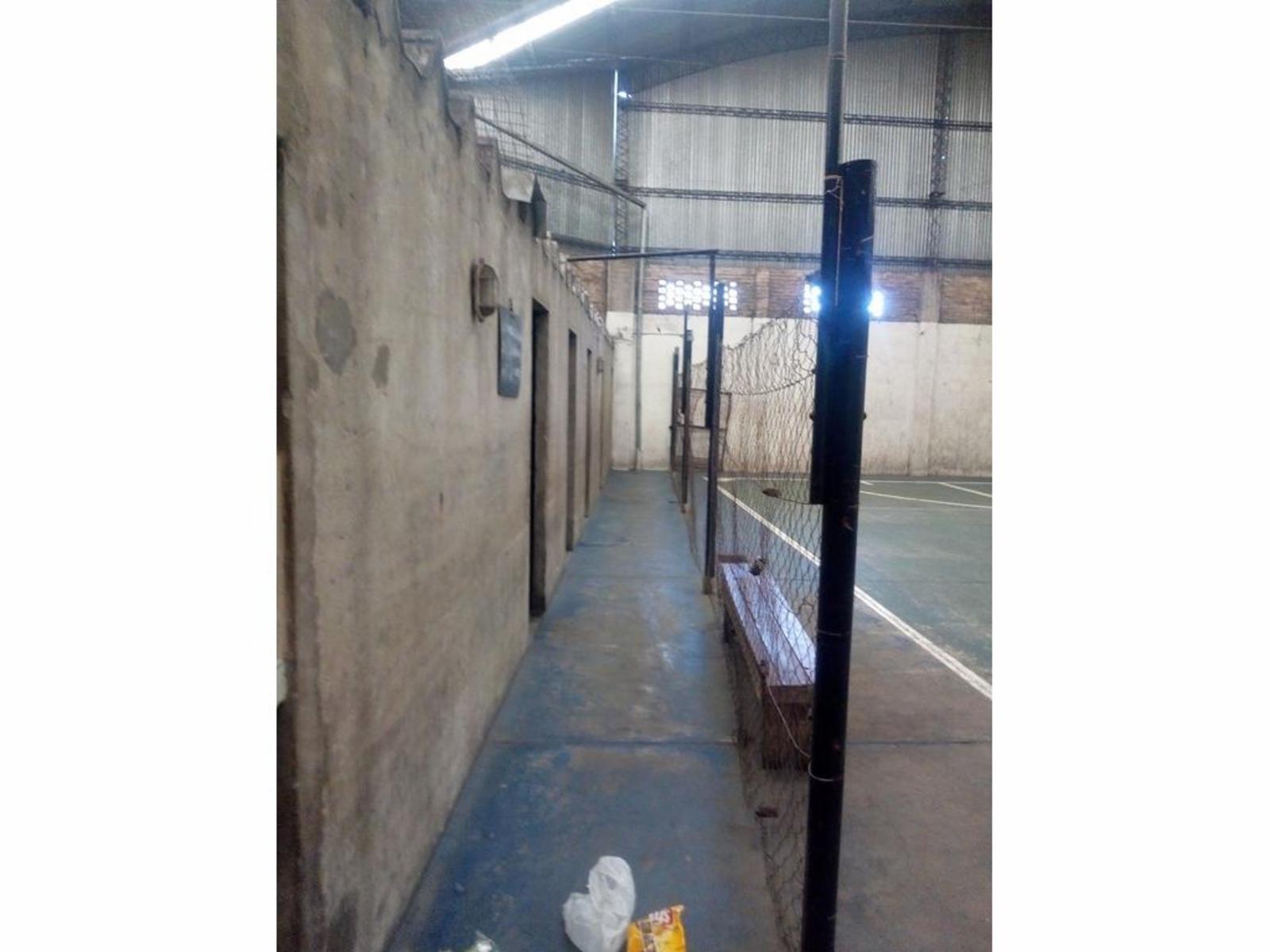 EXCELENTE GALPÓN DE 560 M² USADO COMO CANCHA DE FÚTBOL 5 — foto 12